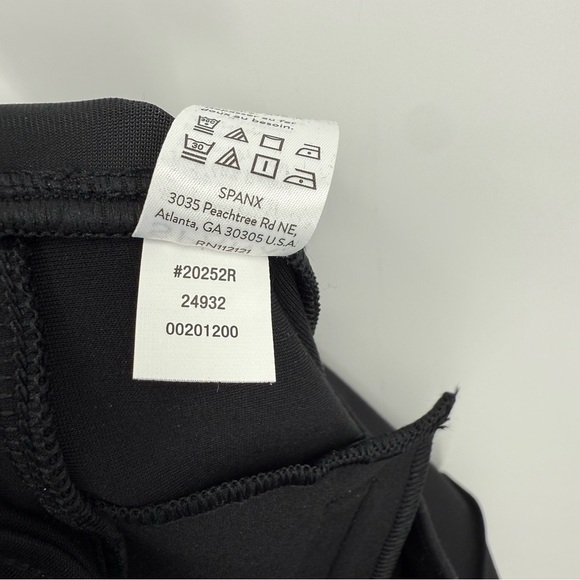 Spanx SPANXsupersmooth PerfectFit Ponte Flare Pant in Black Size XL - Picture 10 of 13